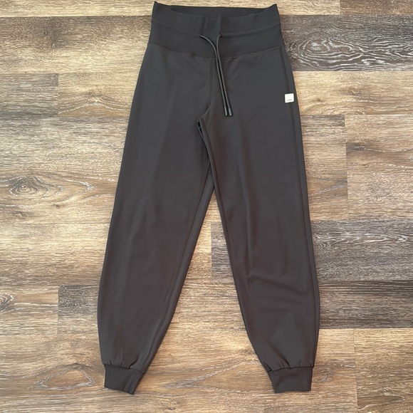 Vuori Pants - Vuori Olive Green Daily joggers